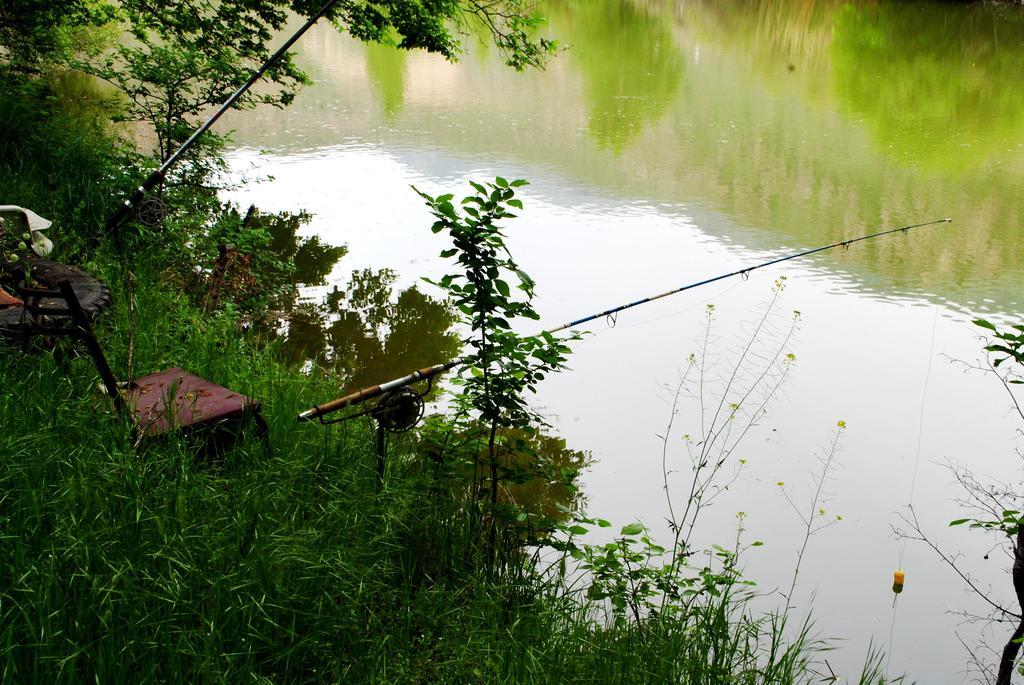 Park-Hotel Khoren'S Lake Areni Екстериор снимка