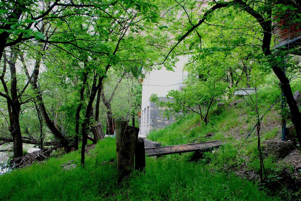 Park-Hotel Khoren'S Lake Areni Екстериор снимка