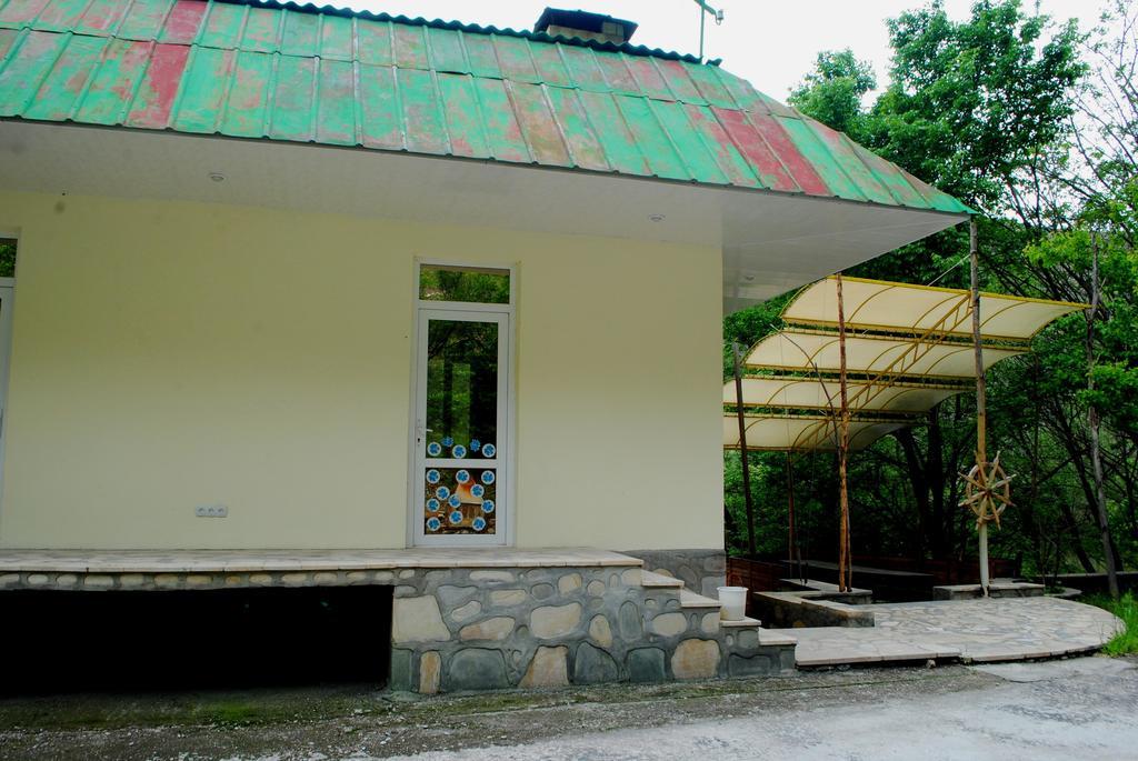 Park-Hotel Khoren'S Lake Areni Екстериор снимка