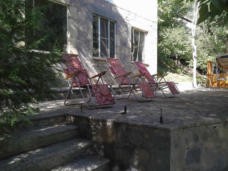 Park-Hotel Khoren'S Lake Areni Екстериор снимка