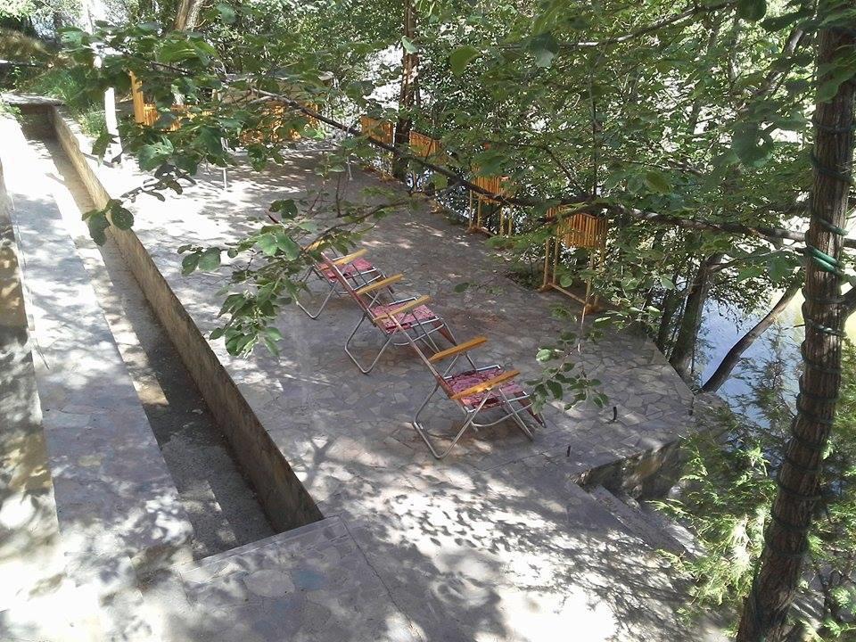 Park-Hotel Khoren'S Lake Areni Екстериор снимка