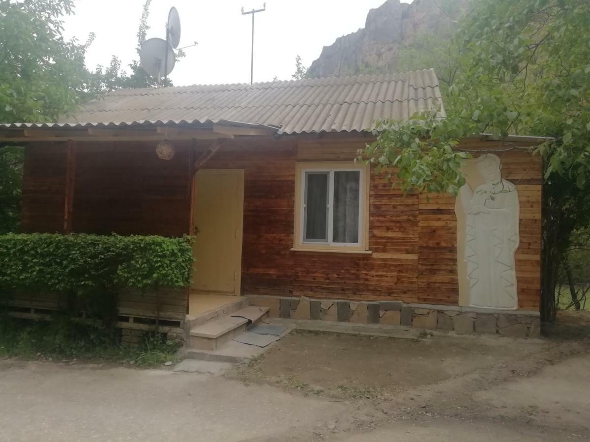 Park-Hotel Khoren'S Lake Areni Екстериор снимка