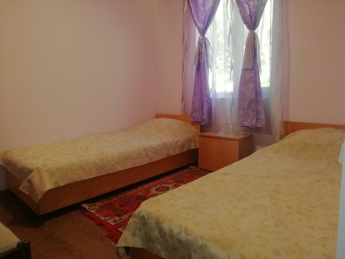 Park-Hotel Khoren'S Lake Areni Екстериор снимка